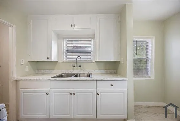 113 W Lancaster Blvd — Photo 5