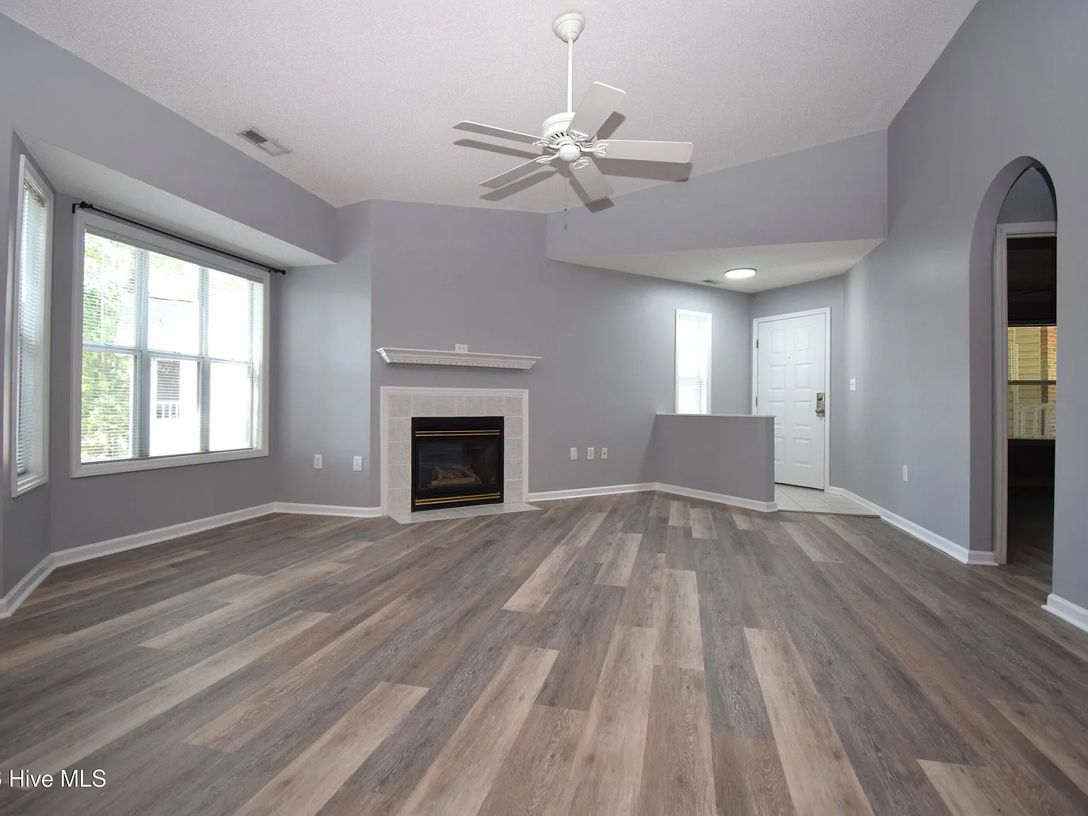 2 bed, 2.0 bath, 1400 sqft, $1,350 — Photo 3