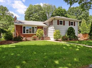 276 Beechwood Rd, Oradell, NJ 07649