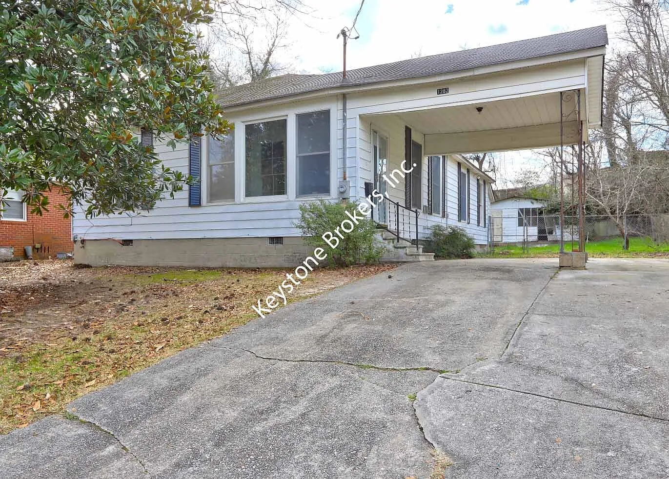 3 bed, 2.0 bath, 1740 sqft, $1,025 — Photo 1