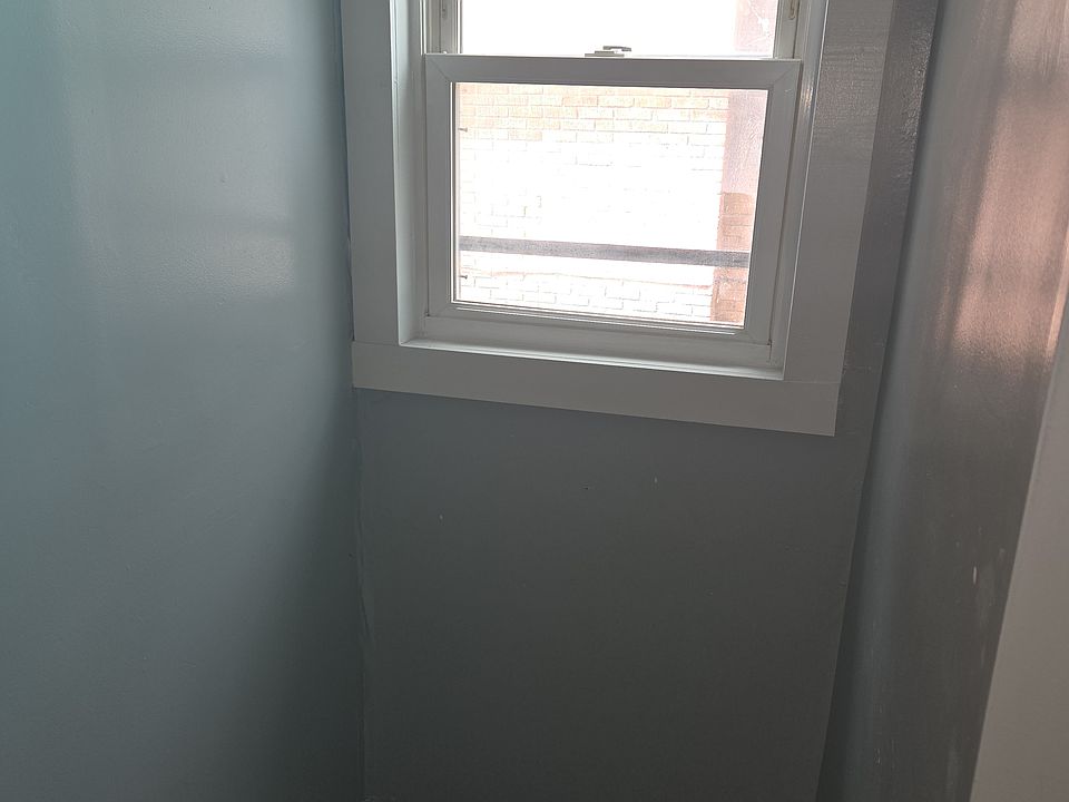 1st image of 319 N 4th St APT 4-1