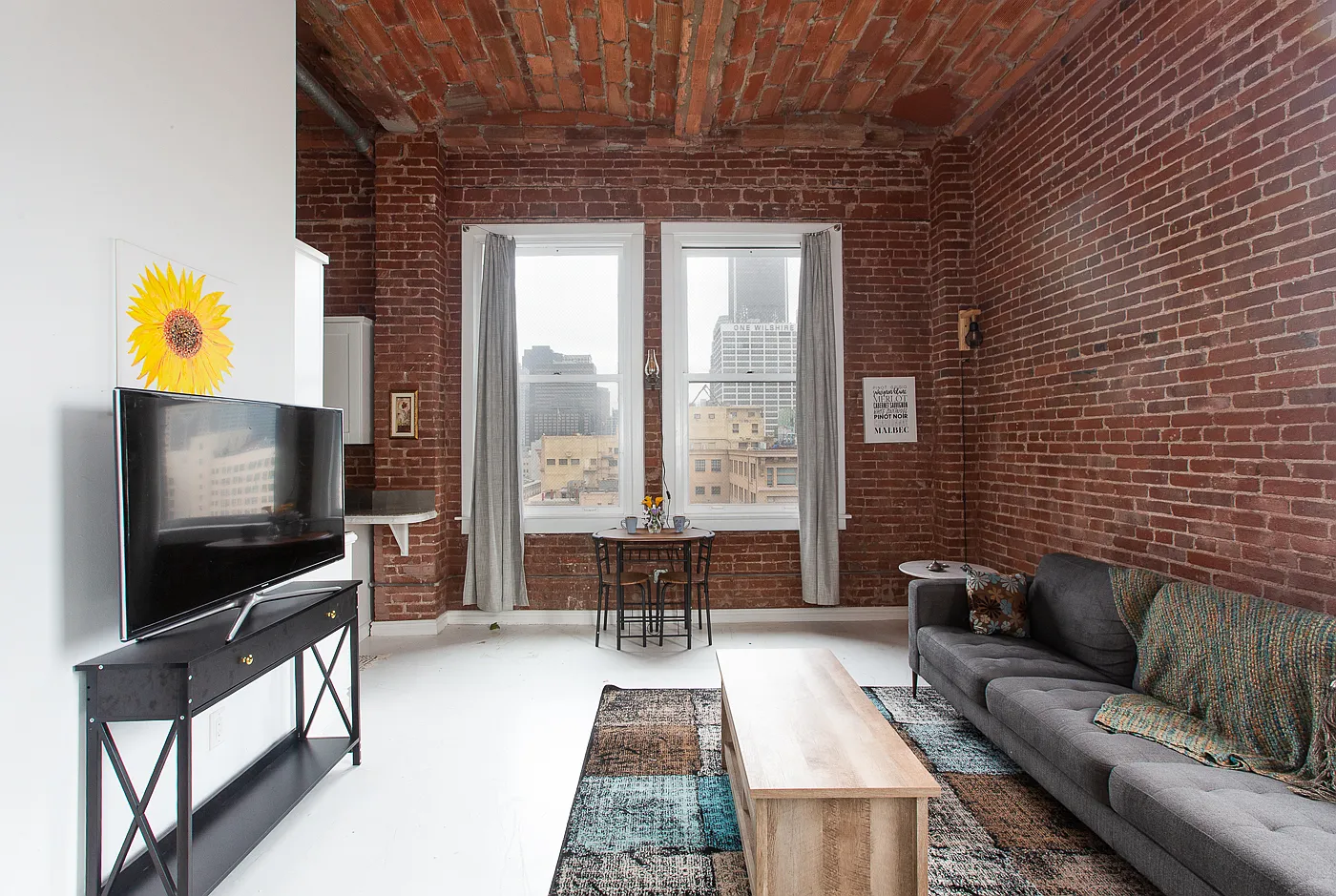 Studio, 570 sqft, $2,200 — Photo 3