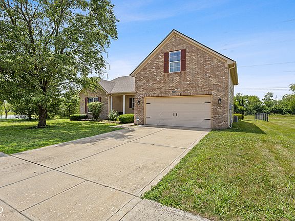 2nd image of 3044 Cluster Pine Dr