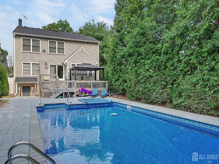 408 Prospect Ave — Photo 34