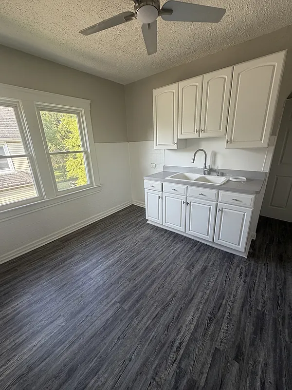 3 bed, 1.0 bath, 1000 sqft, $1,250 — Photo 4