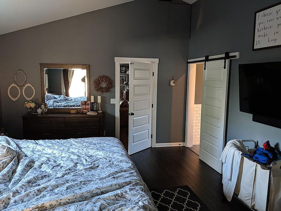 2nd image of 10447 N Barr Ave