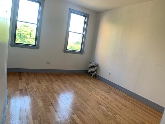 5th image of 57 Bartlett St #3R