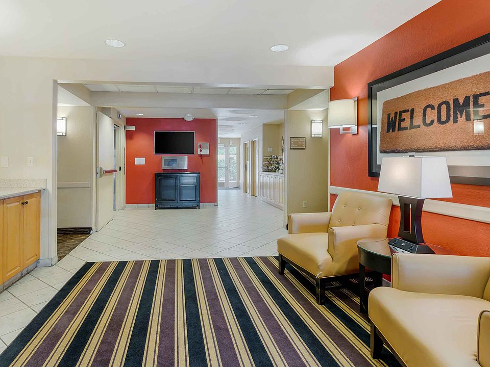 Lobby and Guest Check-in