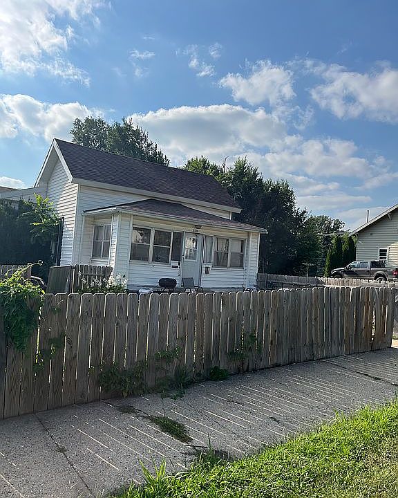1st image of 308 N 5th St