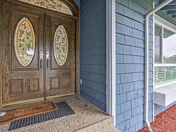 5th image of 806 Salt Lake Dr
