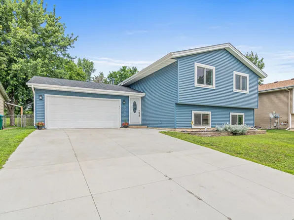5704 Cedarwood St NE, Prior Lake, MN 55372