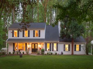 708 Forest Park Rd, Great Falls, VA 22066