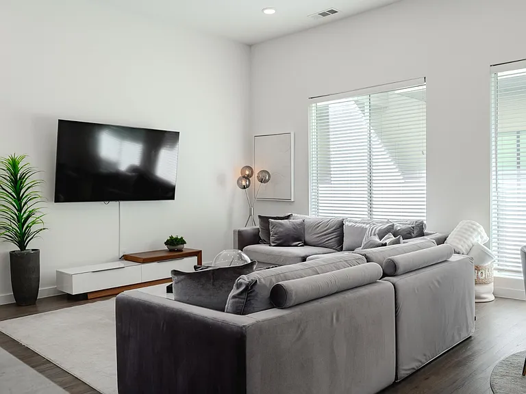 5002 San Jacinto St #106 — Photo 29