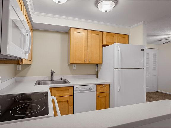 4th image of 507 Hunters Path Rd APT 12
