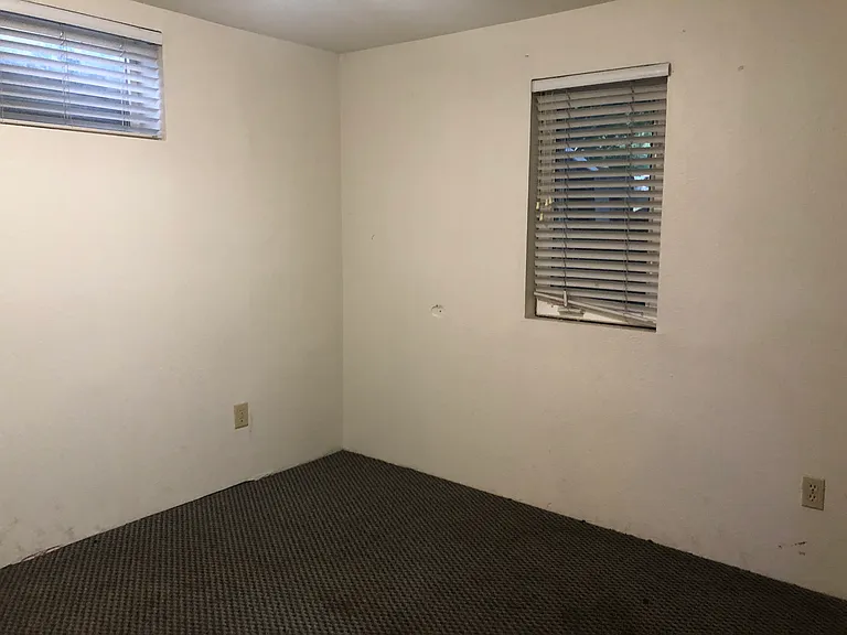 603 NE Campus St — Photo 8