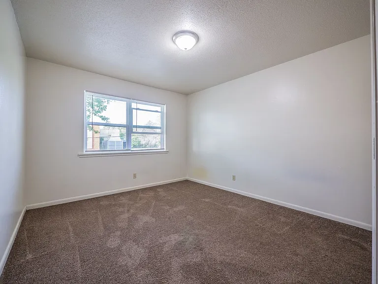 Campus View Apartments — Photo 86