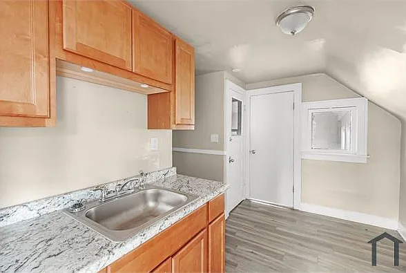 2 bed, $900 — Photo 4