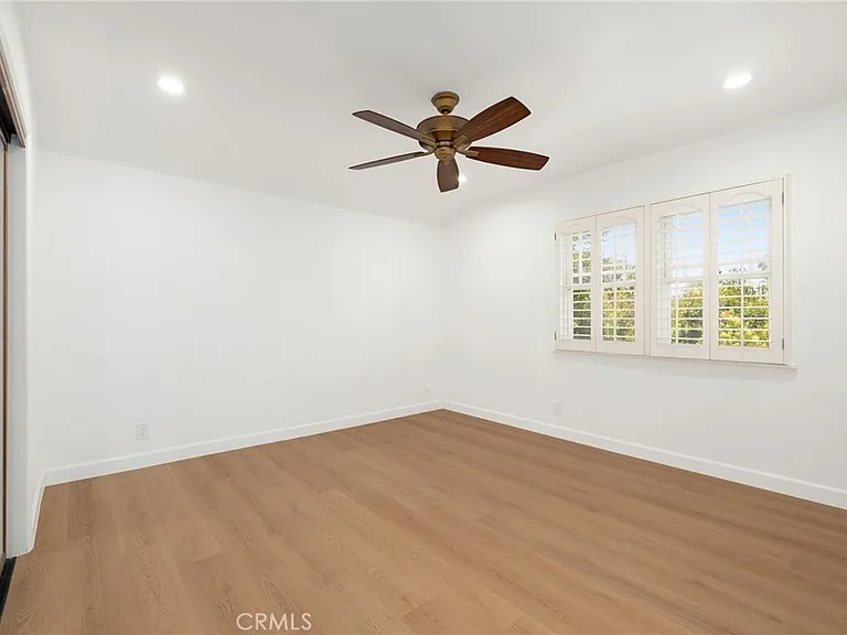 22204 Avenue San Luis — Photo 13