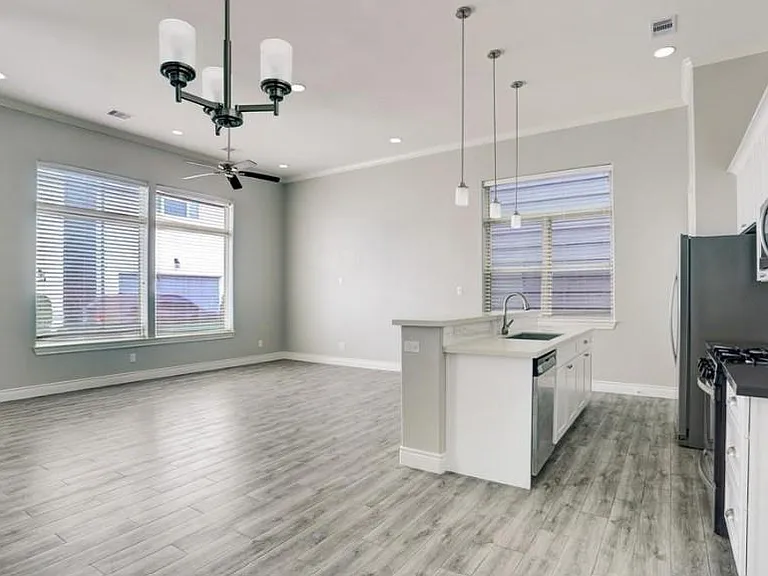 8907 Spring Knoll Forest Dr — Photo 10