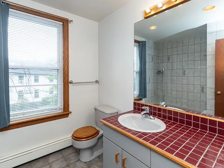 333 Montgomery St #2 — Photo 12