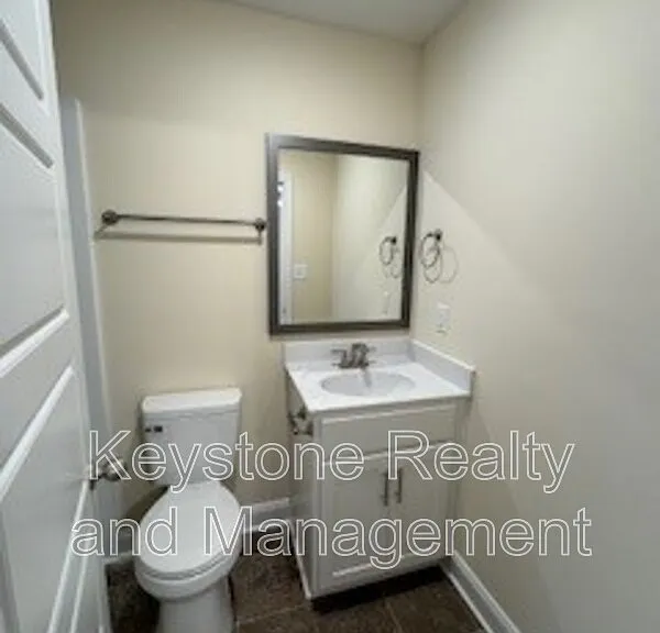 304 Jennifer St #40 — Photo 7