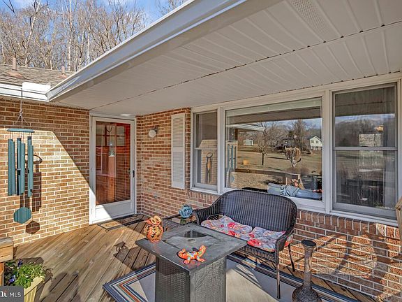 5th image of 1921 Haven Ln