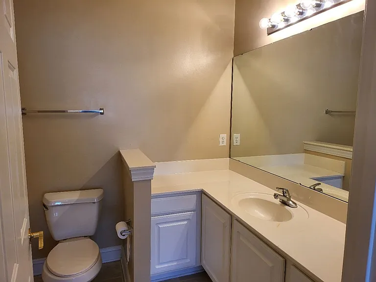 119 Fountain Pointe Ln #201 — Photo 13