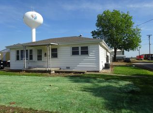 1201 Carroll St, Pawnee, IL 62558
