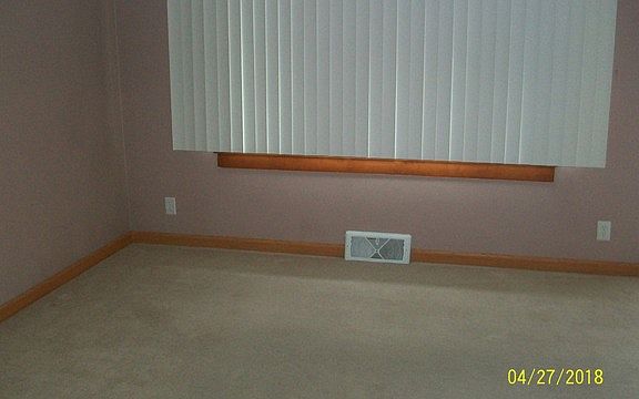 4th image of 301 Donovan Ave