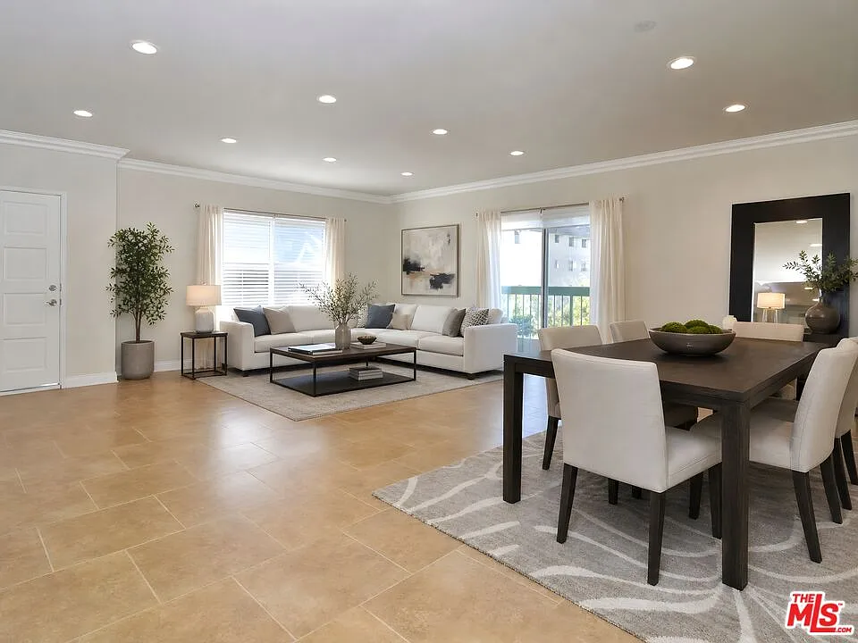 3 bed, 2.5 bath, 1990 sqft, $3,995 — Photo 2