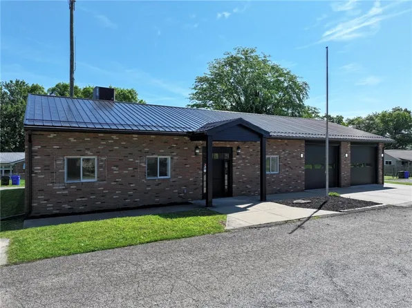 800 Jackson Ave, Monaca, PA 15061
