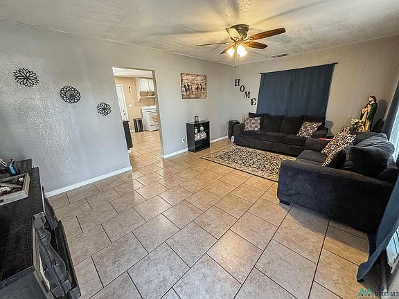 4th image of 523 W Avenue I