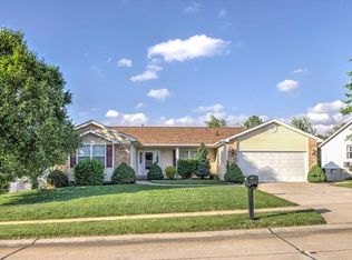 3912 Cambridge Crossing Dr, Saint Charles, MO