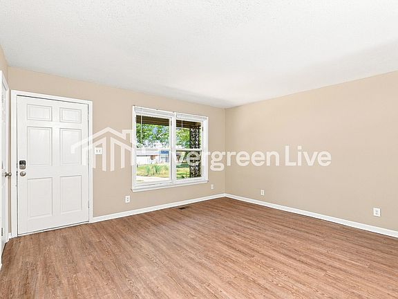 4th image of 4103 Oakdale Ave