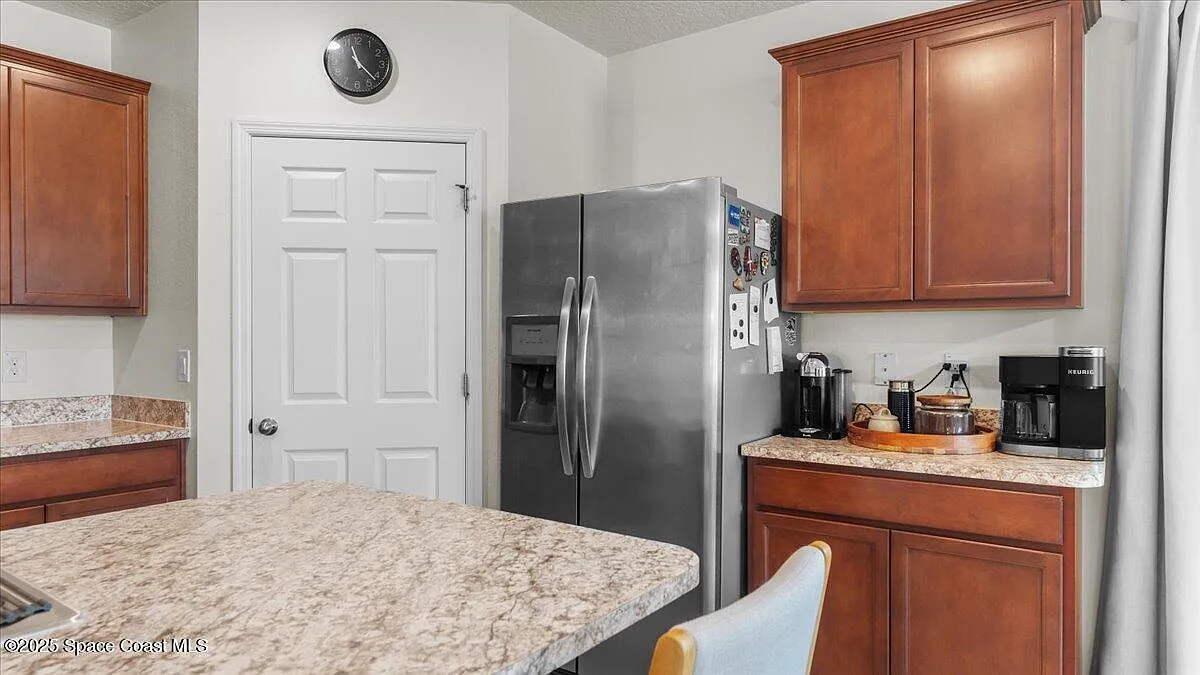 4 bed, 1828 sqft, $2,500 — Photo 4