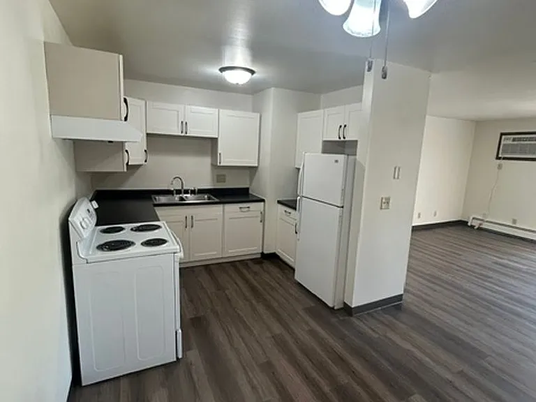 1700ehar — Photo 1