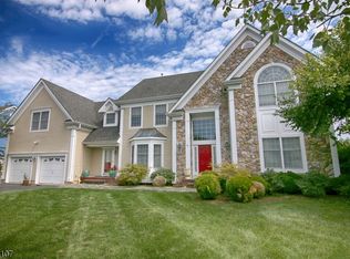 13 Stirling Rd, Bernardsville, NJ 07924