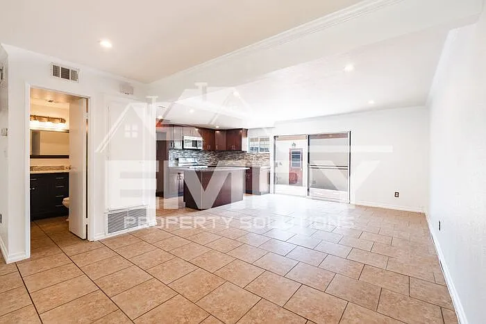 9781 Karmont Ave — Photo 3
