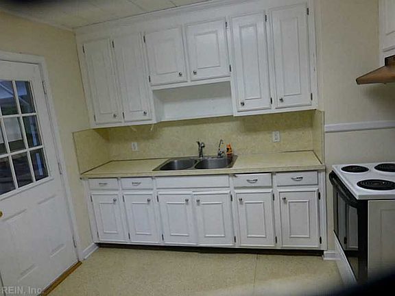 3rd image of 17345 Warwick Blvd
