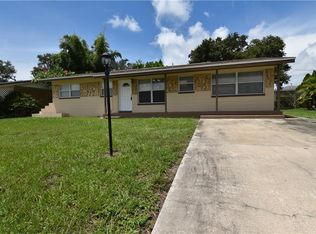 8150 115th St, Seminole, FL 33772