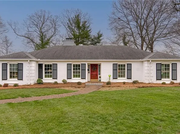 3300 Pennington Ln, Winston Salem, NC 27106