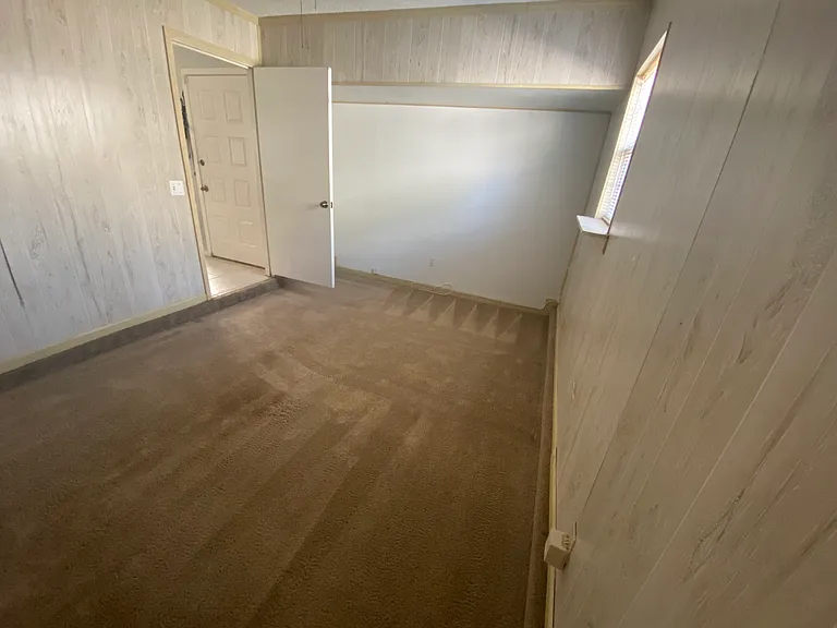 8821 Townsquare Dr S — Photo 22