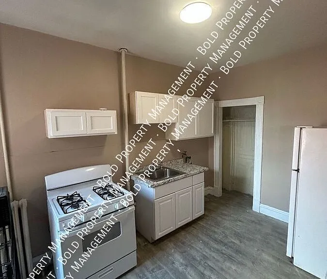 357 W Greenwich St #2 — Photo 7