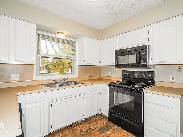 1206 W McGee St — Photo 11