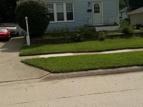 47 Parkview Ave, Mount Clemens, MI 48043