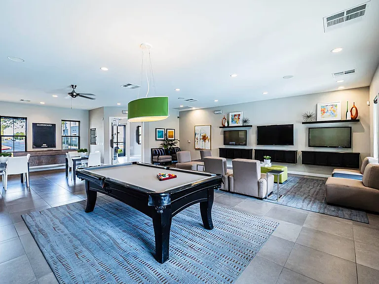 CHANDLER APARTMENT HOMES — Photo 32