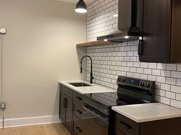 4th image of 843 Jefferson Ave APT 2