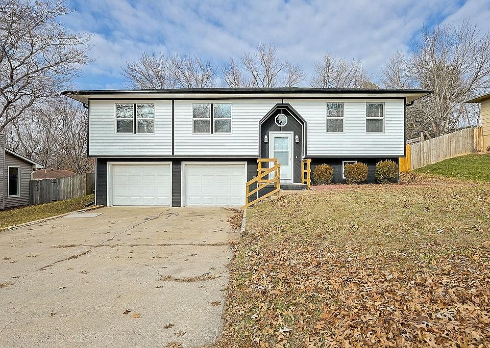 1st image of 3217 Grandview Dr