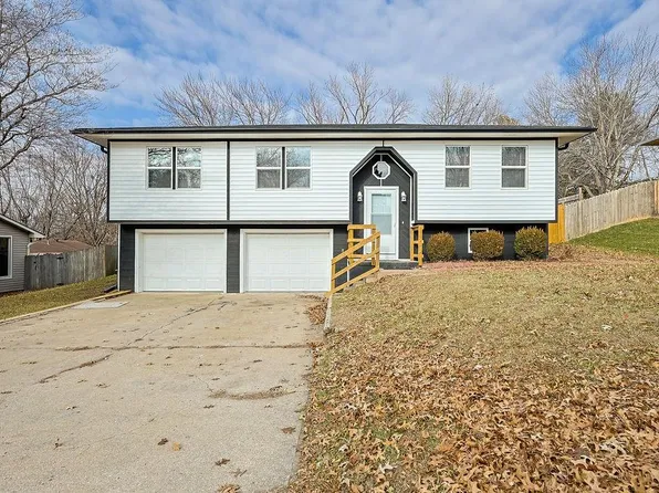 3217 Grandview Dr, Saint Joseph, MO 64503