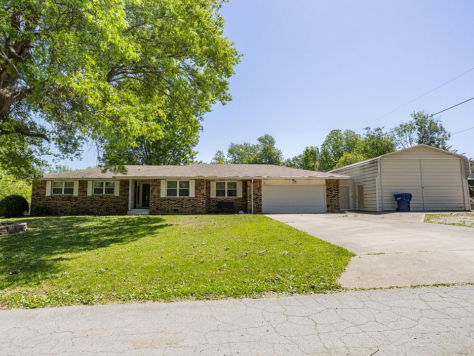 1st image of 708 S Pine Avenue